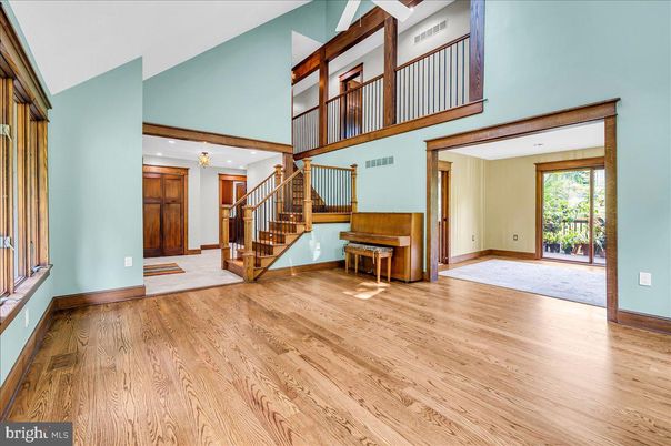 Interior, Piano, Recessed Lighting, Wood Texture Flooring