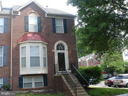 Exterior, Facade, Brick Facade, Rowhouse