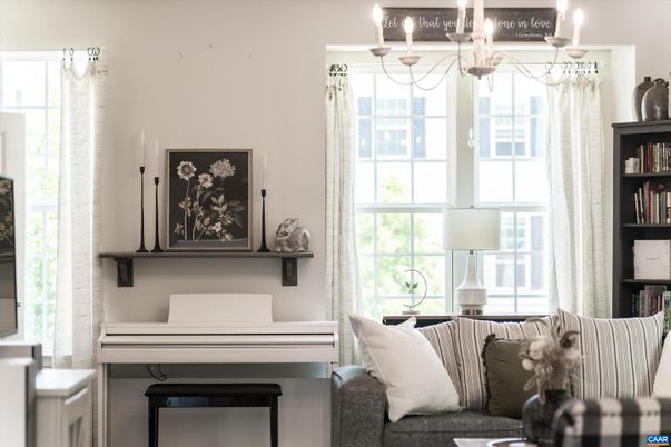 Chandelier, Interior, Living room