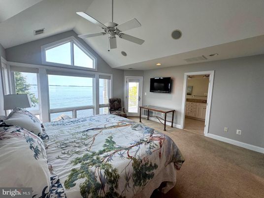 Bedroom, Interior, Recessed Lighting, Water
