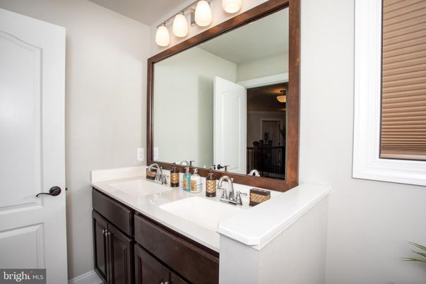 Bathroom, Interior, Tile Countertops