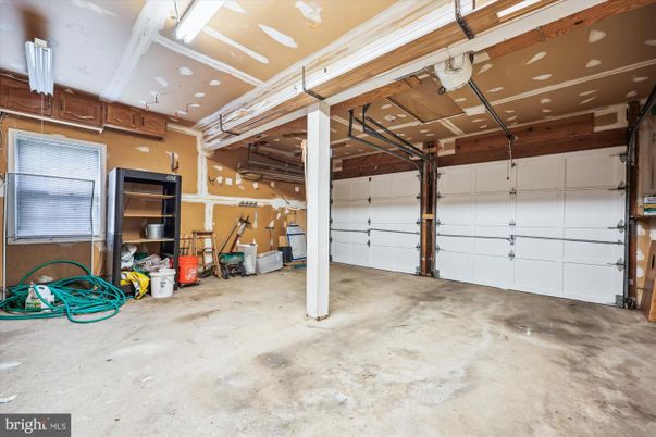 Garage, Interior