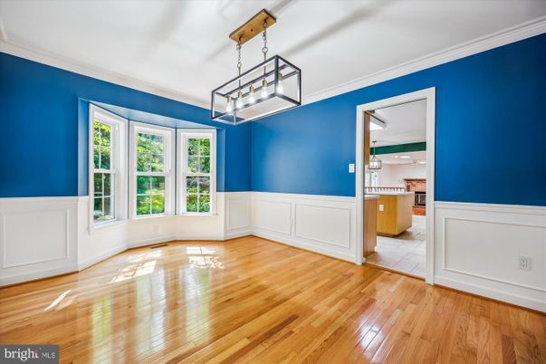 Empty room, Interior, Pendant Lights, Wood Texture Flooring