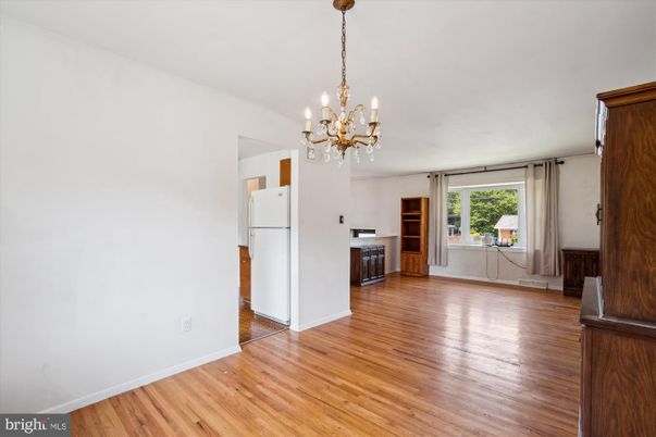 Chandelier, Empty room, Interior, Kitchen, Wood Texture Flooring
