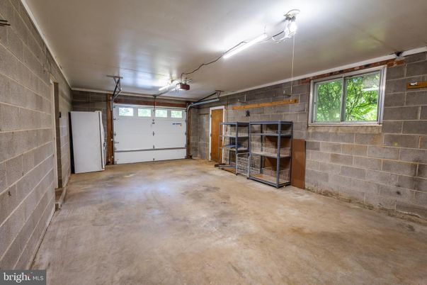 Garage, Interior, Stone Walls