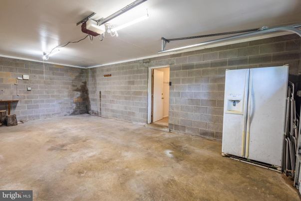 Garage, Interior, Stone Walls
