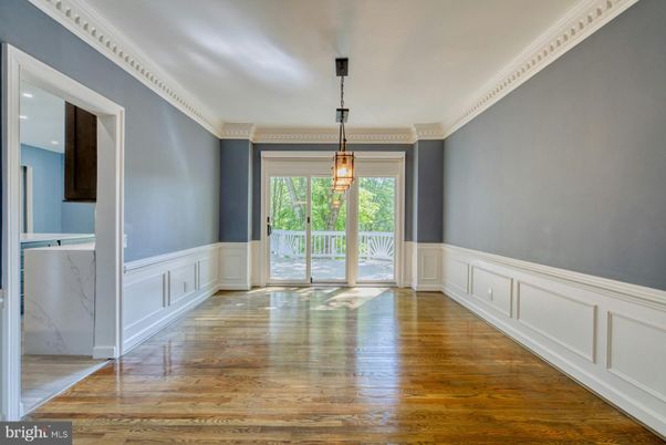 Empty room, Interior, Pendant Lights, Wood Texture Flooring