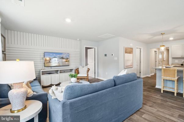 Interior, Kitchen, Living room, Pendant Lights, Recessed Lighting, Wood Texture Flooring