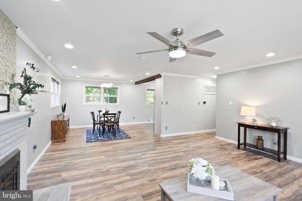 Dining room, Fireplace, Interior, Pendant Lights, Recessed Lighting, Wood Texture Flooring