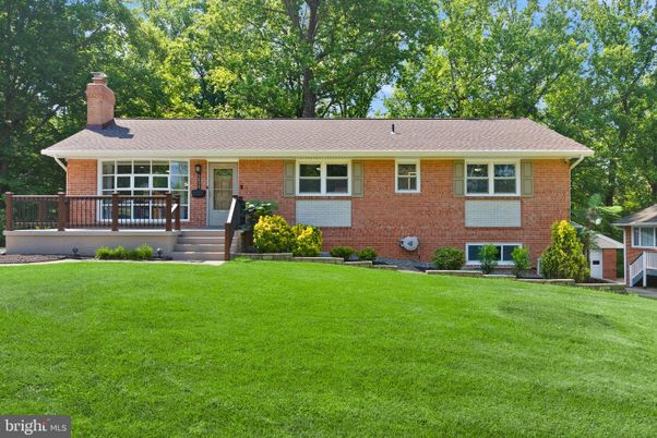 Exterior, Facade, Brick Facade, Split Level