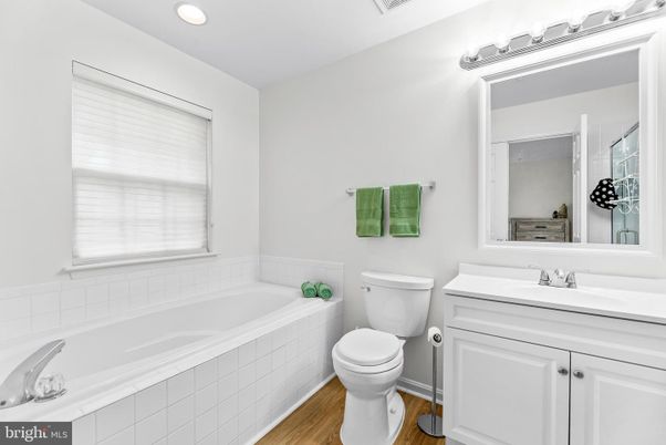Bathroom, Interior, Recessed Lighting, Wood Texture Flooring