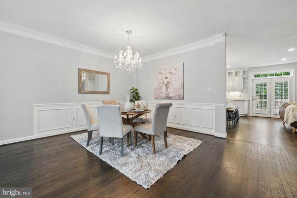 Chandelier, Dining room, Interior, Recessed Lighting, Wood Texture Flooring
