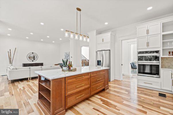 Interior, Kitchen, Living room, Pendant Lights, Recessed Lighting, Stainless Steel Appliances, Wood Texture Flooring