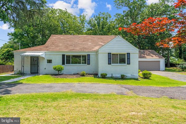 Detached Garage, Exterior, Facade, Ranch