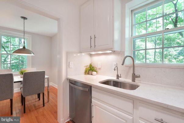 Dining room, Interior, Kitchen, Pendant Lights, Stainless Steel Appliances, Wood Texture Flooring
