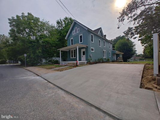 Exterior, Facade, Queen Anne Victorian