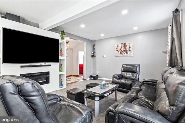 Fireplace, Interior, Living room, Recessed Lighting