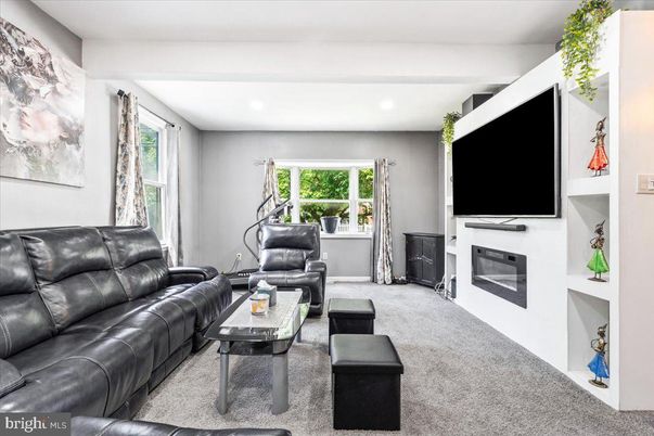 Fireplace, Interior, Living room, Recessed Lighting