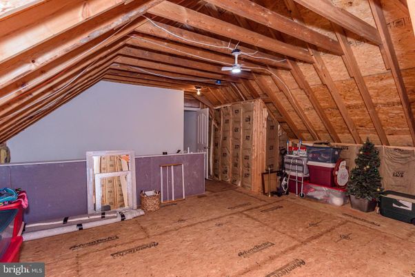 Empty room, Interior, Wooden Beams, Wooden Ceilings