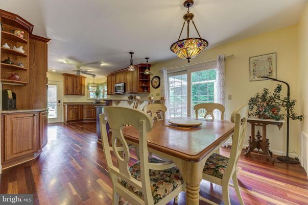 Dining room, Interior, Kitchen, Pendant Lights, Recessed Lighting, Wood Texture Flooring