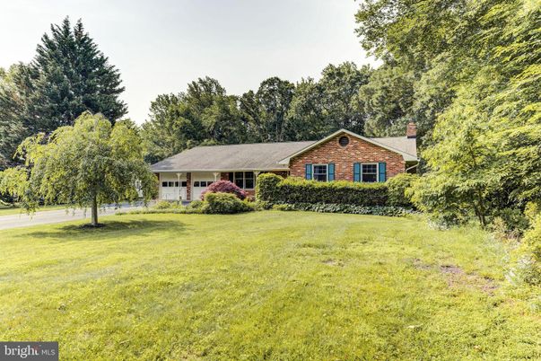 Attached, Backyard, Exterior, Facade, Brick Facade, Ranch