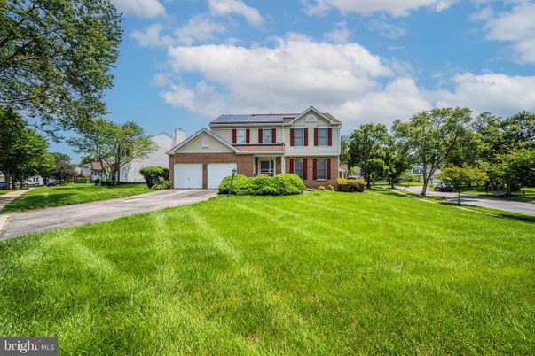 Attached, Backyard, Exterior, Facade, Brick Facade, Georgian