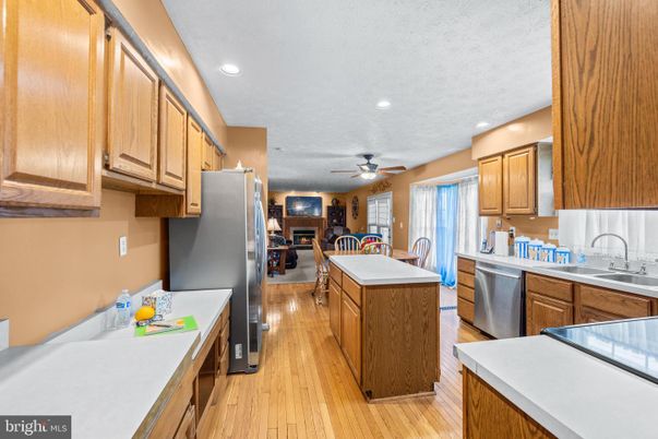 Dining room, Interior, Kitchen, Recessed Lighting, Wood Texture Flooring
