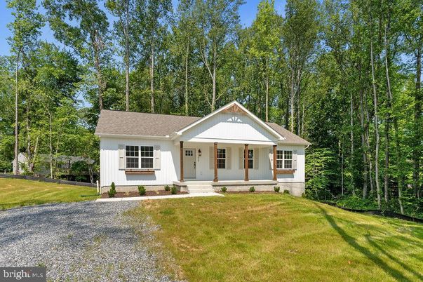 Backyard, Exterior, Facade, Ranch