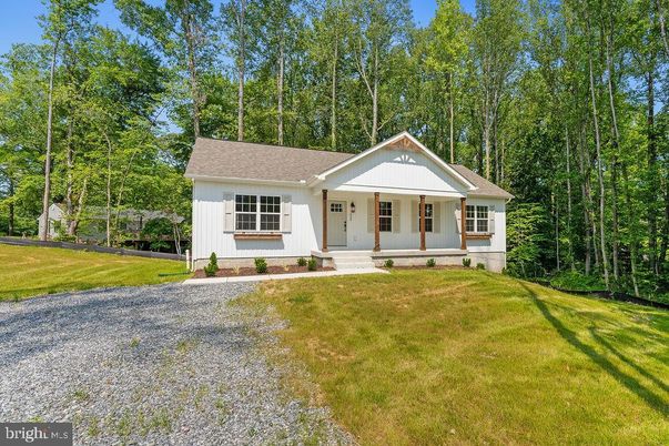 Backyard, Exterior, Facade, Ranch