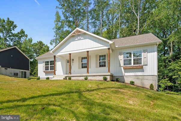 Backyard, Exterior, Facade, Farmhouse