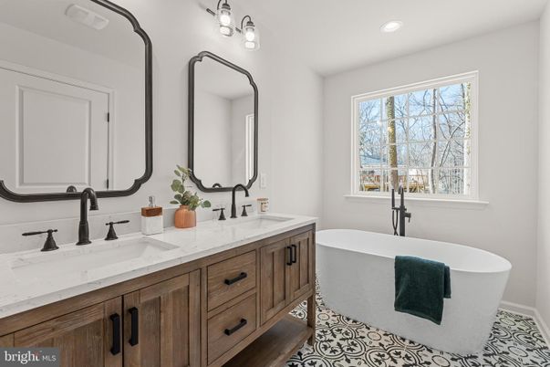 Bathroom, Dual Sink Vanities, Free Standing Baths, Interior, Recessed Lighting