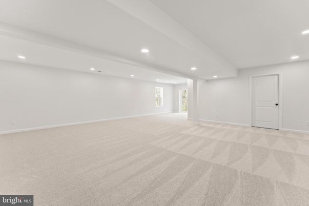 Empty room, Interior, Recessed Lighting