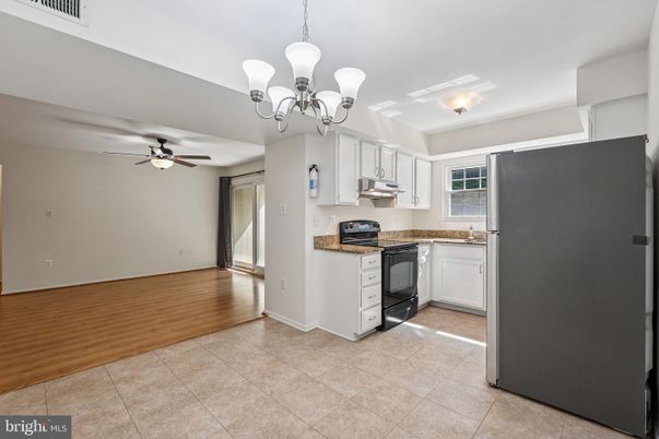 Chandelier, Interior, Kitchen, Wood Texture Flooring