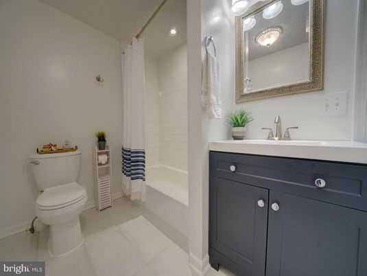 Bathroom, Interior, Recessed Lighting