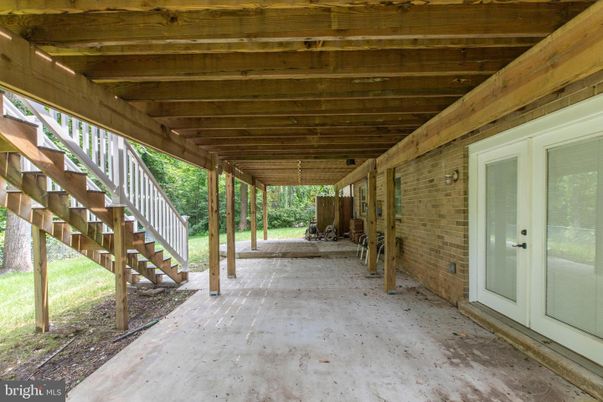 Exterior, Wooden Beams