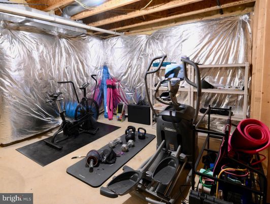 Fitness Equipment, Interior, Wooden Beams
