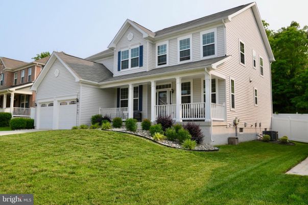 Attached, Exterior, Facade, Farmhouse