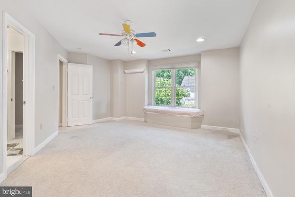 Bathroom, Empty room, Interior, Recessed Lighting