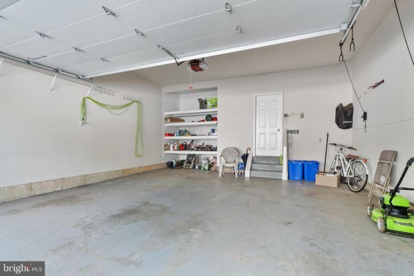 Garage, Interior