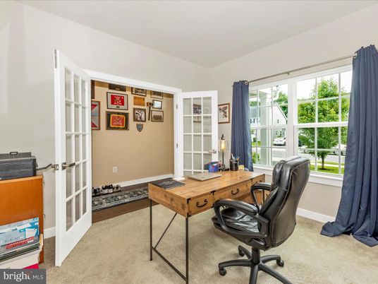 Home Office, Interior
