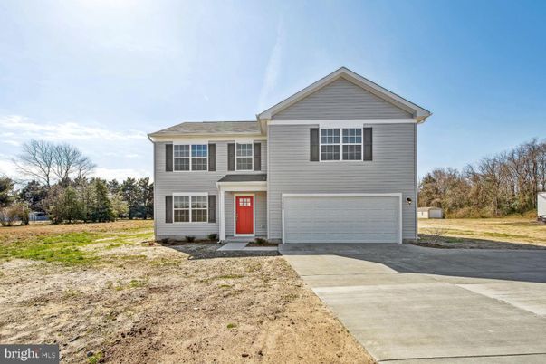 Attached, Exterior, Facade, Raised Ranch