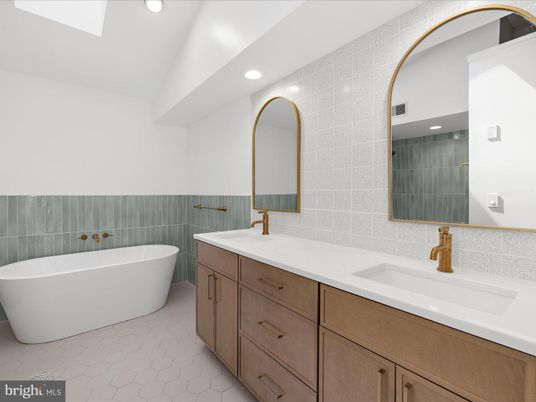 Bathroom, Dual Sink Vanities, Free Standing Baths, Interior, Recessed Lighting