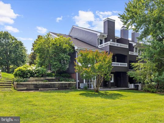 Backyard, Exterior, Facade, Modern