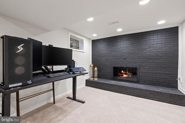 Fireplace, Interior, Recessed Lighting