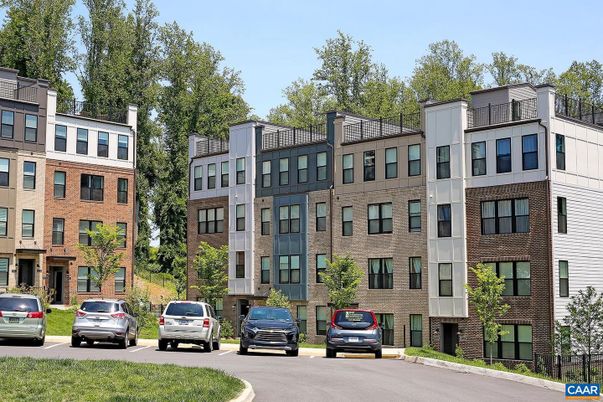 Exterior, Facade, Brick Facade, Rowhouse
