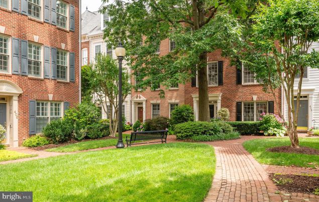 Backyard, Exterior, Facade, Brick Facade, Rowhouse