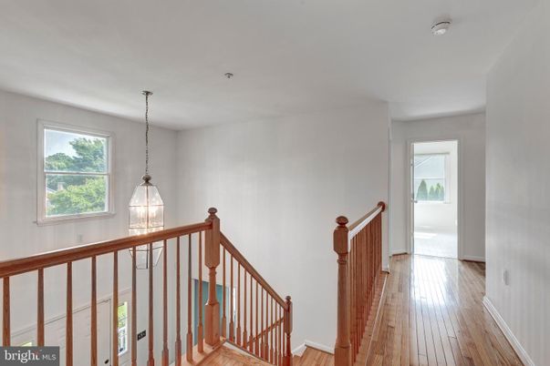 Interior, Pendant Lights, Wood Texture Flooring
