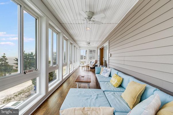 Bedroom, Interior, Sun Room, Water, Wood Texture Flooring