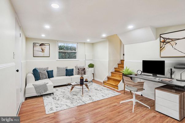 Home Office, Interior, Recessed Lighting, Wood Texture Flooring