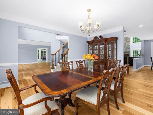 Chandelier, Dining room, Interior, Recessed Lighting, Wood Texture Flooring